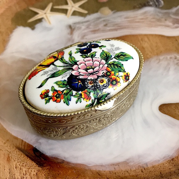 Vintage | Accents | Vtg Pill Box Jewelry Trinket Box